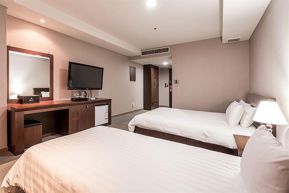 New Hilltop Hotel Szöul Kültér fotó